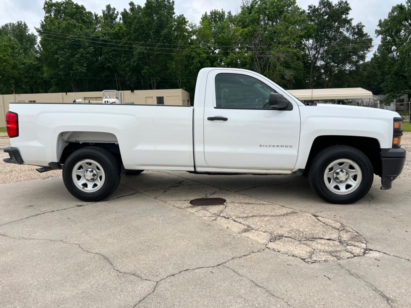 2015 White /Gray Chevrolet Silverado 1500 (1GCNCPEC9FZ) with an 5.3L V8 engine, Automatic transmission, located at 4520 Airline Hwy, Baton Rouge, LA, 70805, (225) 357-1497, 30.509325, -91.145432 - 2015 Chevy Silverado 1500 Reg Cab 8Ft Bed ****One Owner & No Accidents**** 5.3 V8 Gas, 88K Miles, Power Locks , Cold A/C, Tow Pkg. FOR INFO PLEASE CONTACT JEFF AT 225 357-1497 CHECK OUT OUR A+ RATING WITH THE BETTER BUSINESS BUREAU WE HAVE BEEN A FAMILY OWNED AND OPERATED BUSINESS AT THE SAME LOCA - Photo#4